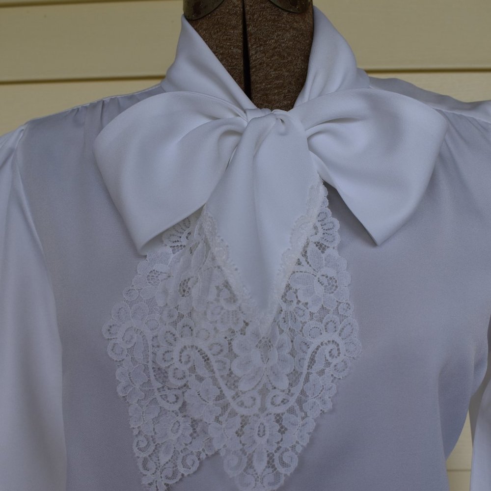 Rhonda Lee White Vintage Blouse (14) - Picture 2 of 6